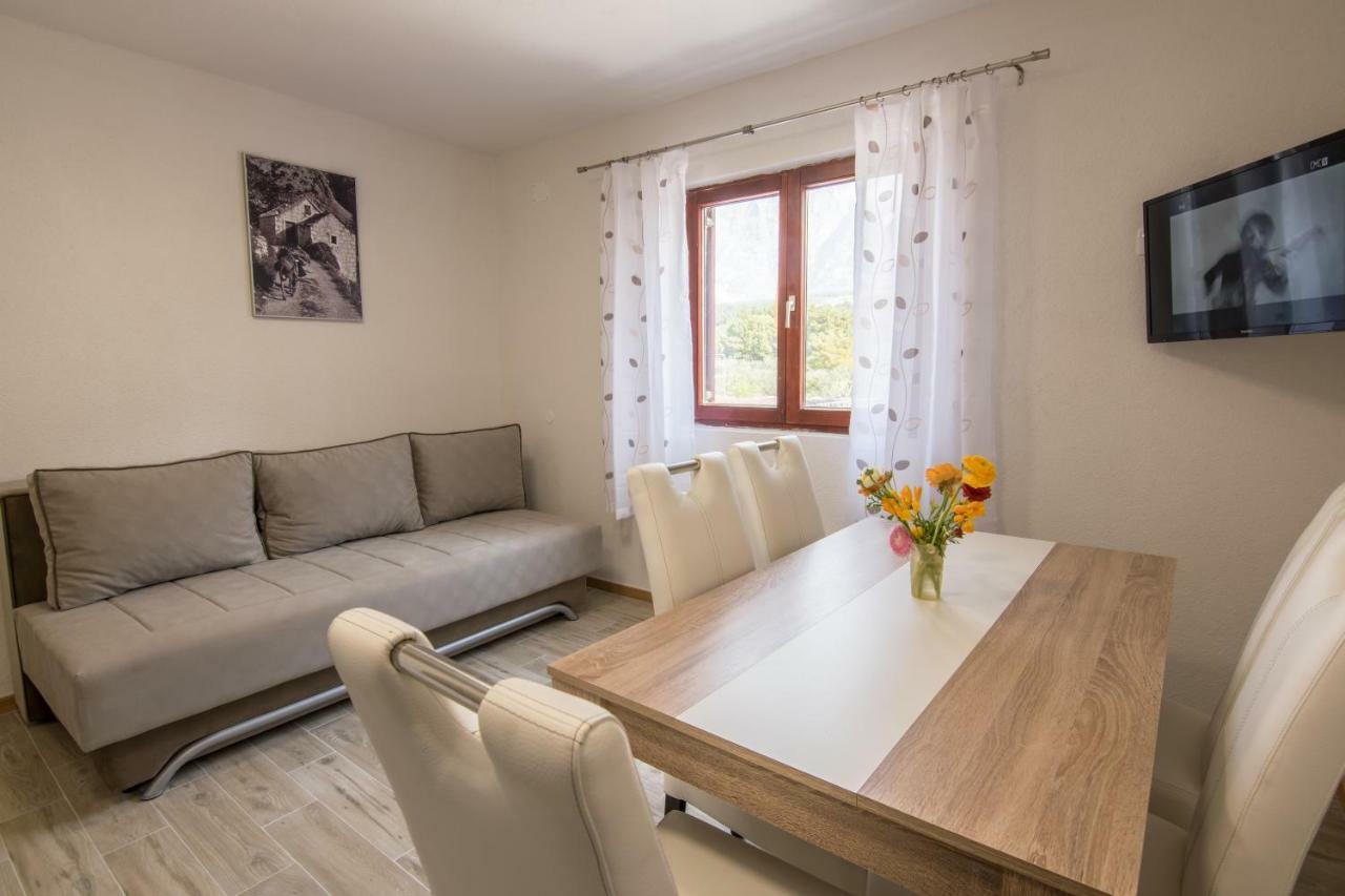 Apartments Family Roso Promajna Eksteriør billede