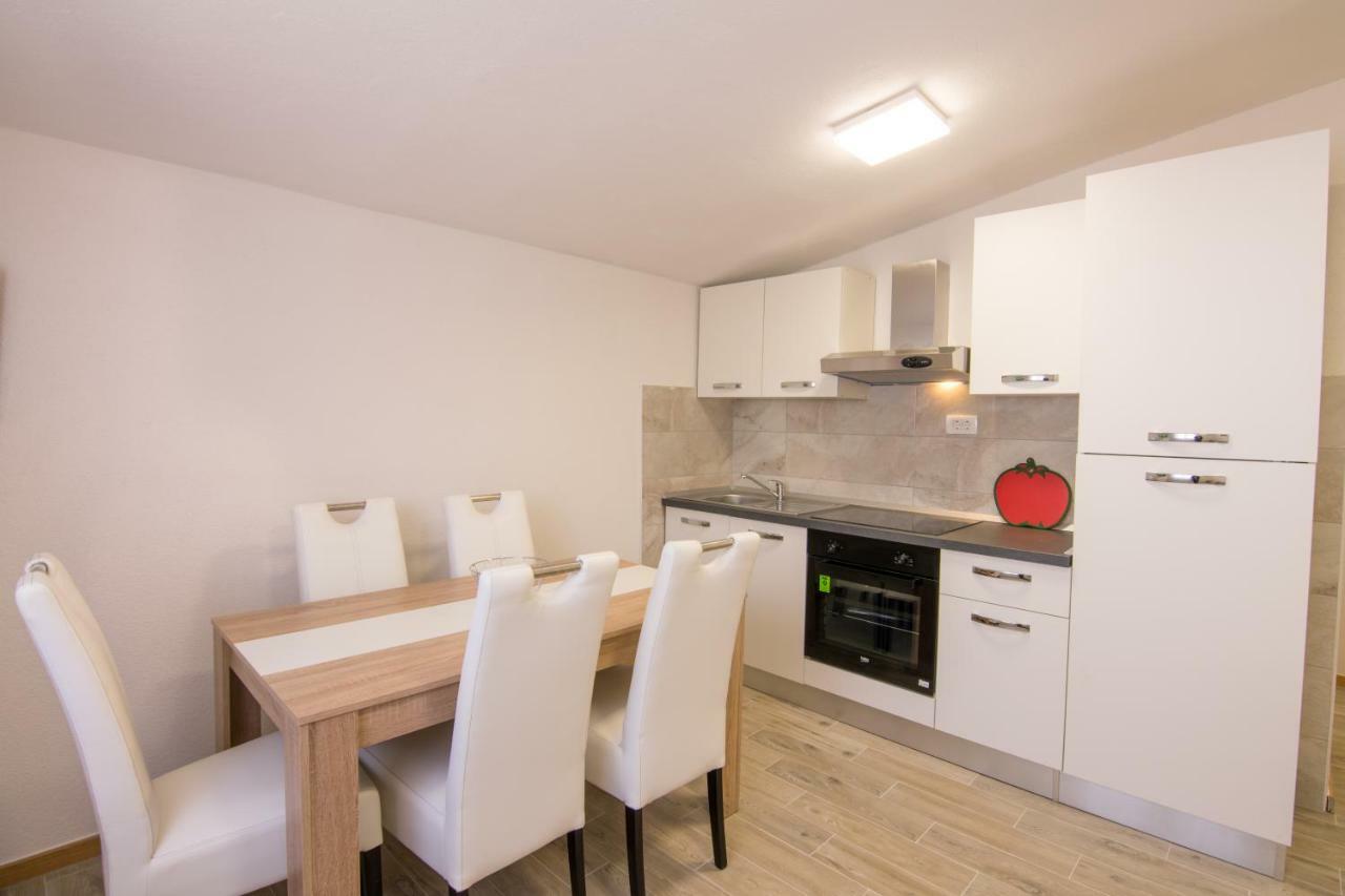 Apartments Family Roso Promajna Eksteriør billede